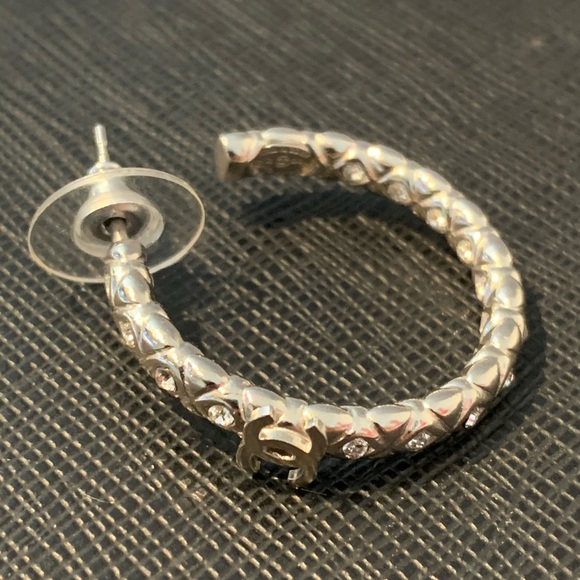 ❤️[SOLD]❤️Authentic Chanel Earrings - Picture 4 of 10